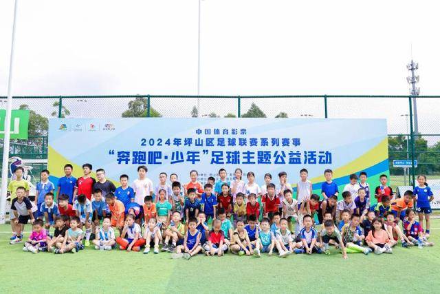 张家齐家庭背后的真相：控制与忽视的阴影